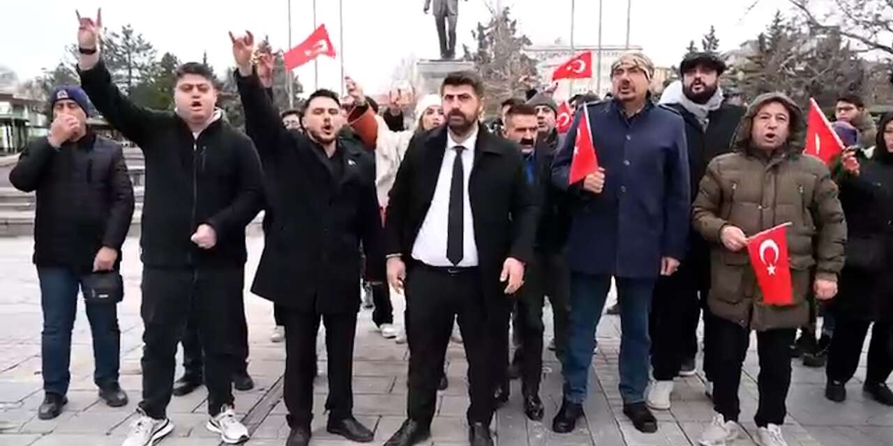 Emin Erkeç: “Bu bayrak bir milletin kalp atışıdır”