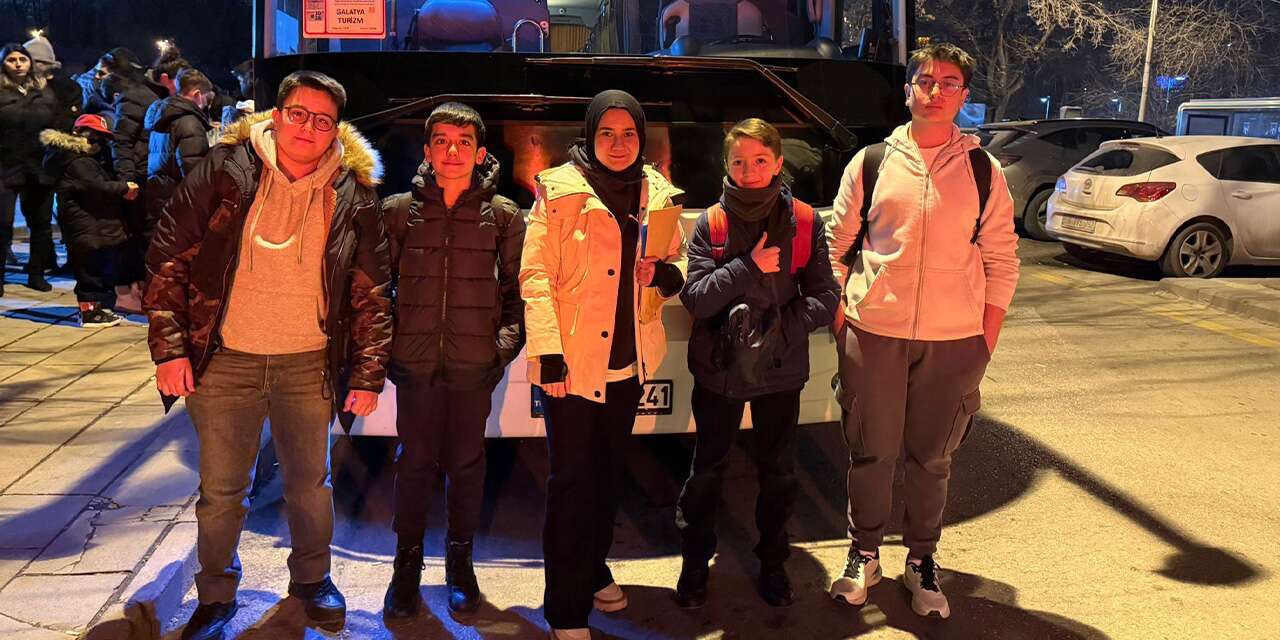 Deneyap Öğrencileri Gençlik Kampı’na uğurlandı