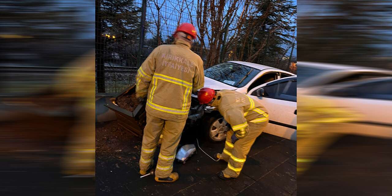 Kayganlaşan yolda kaza oldu: 2 kişi yaralandı!