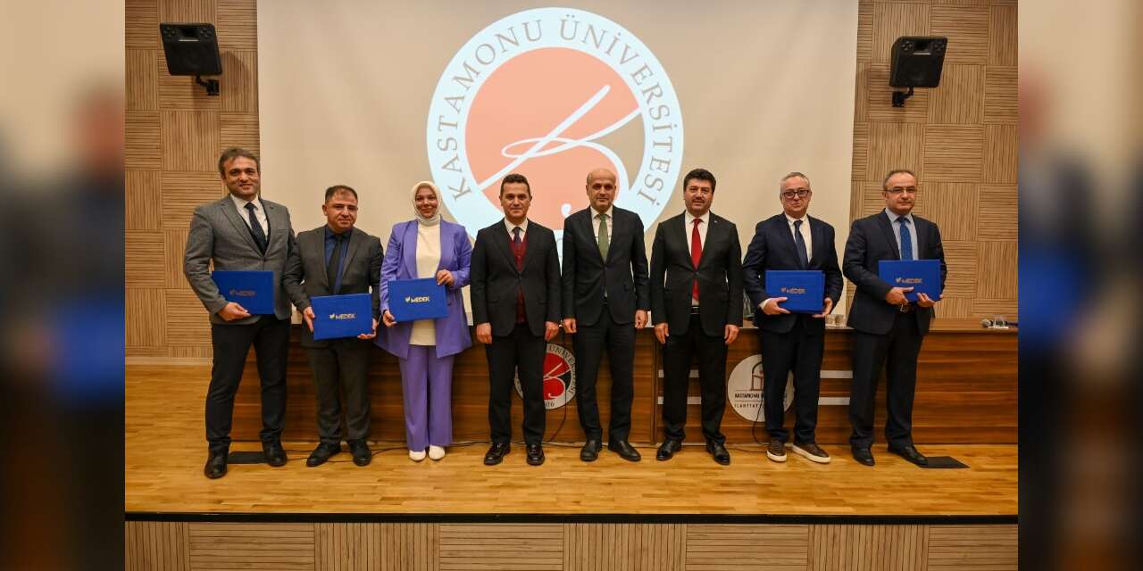 Kastamonu Üniversitesi’ndeki programlara MEDEK akreditasyon belgeleri verildi
