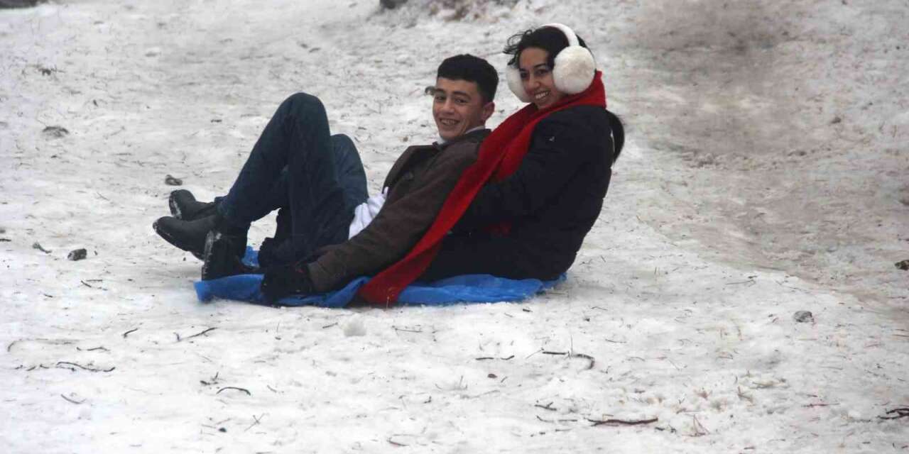 Çorum’da kar festivali vatandaşların akınına uğradı