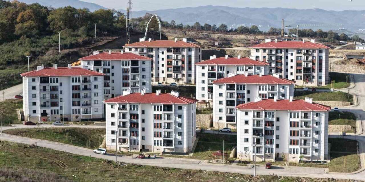 Bakan Kurum’dan Yalova sosyal konut paylaşımı: "Türkiye’yi ev sahibi yapıyoruz"