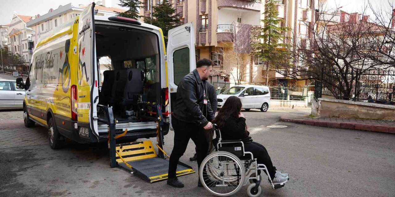 Keçiören Belediyesi’nden ücretsiz ‘Engelsiz Taksi’ hizmeti