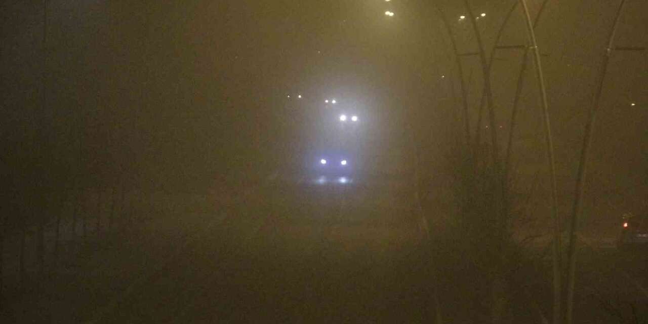 Çankırı’da etkili olan sis görüş mesafesini 50 metreye düşürdü