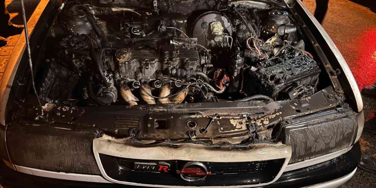 Kırşehir’de park halindeki otomobil alevlere teslim oldu