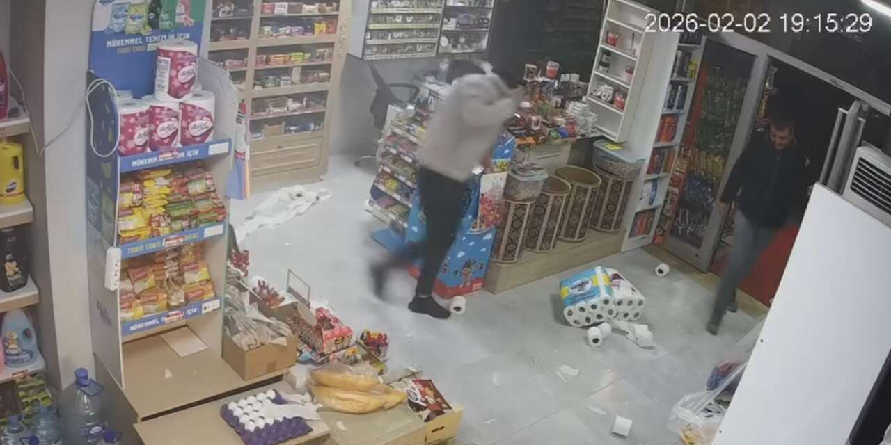 Kırıkkale’de market dolabı bomba gibi patladı! Korku dolu anlar!