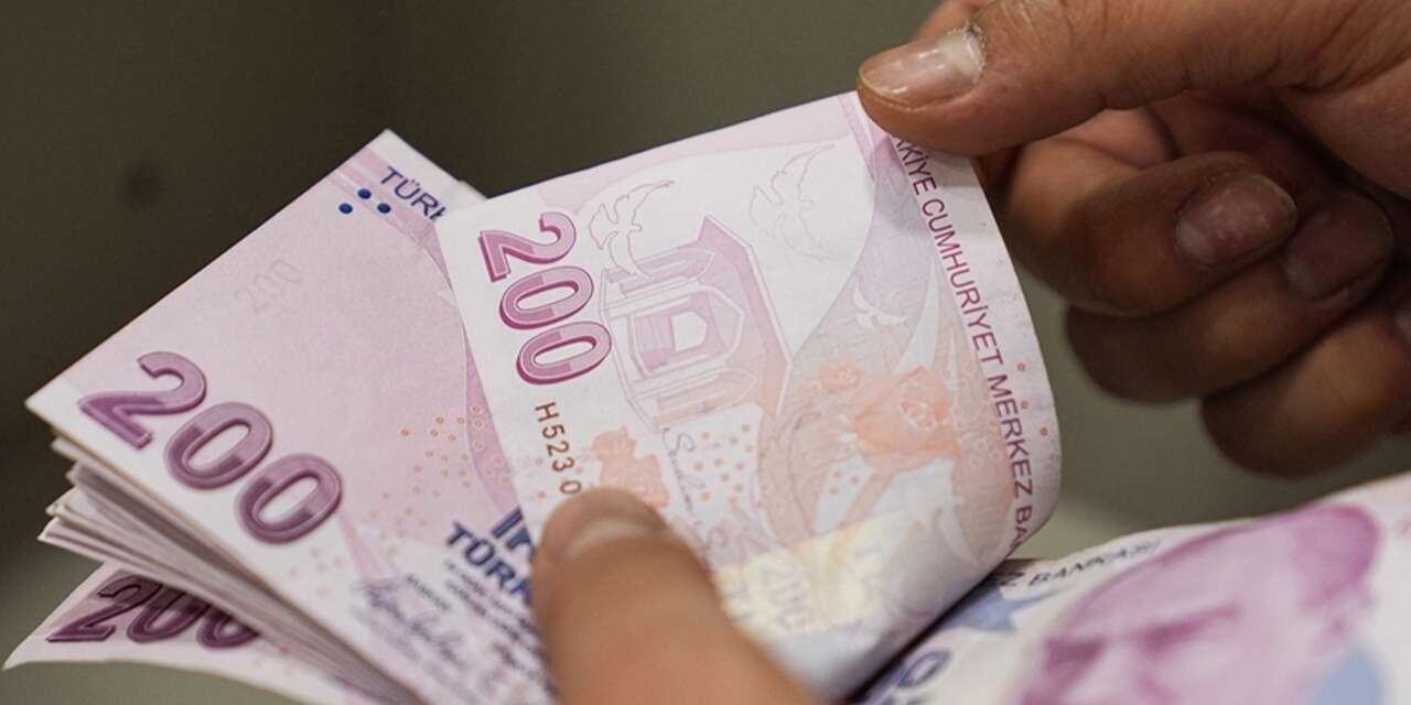 Yaşlı ve engelli aylıkları hesaplara yatırılmaya başlandı