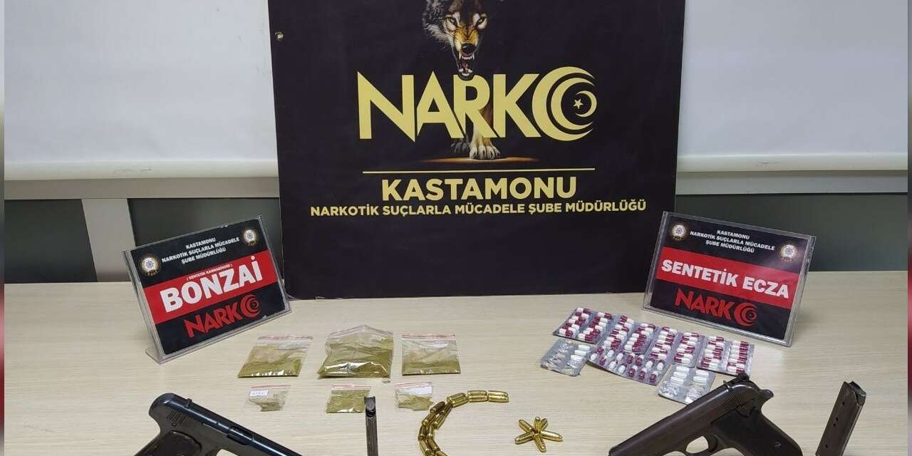 Evlerinde uyuşturucuyla yakalanan 3 sanık, 22’şer yıl hapis cezasına çarptırıldı