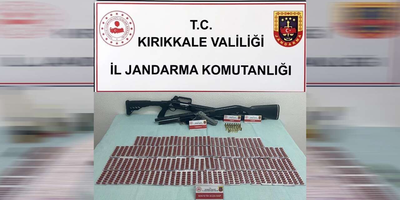Av tüfeği, tabanca ve uyuşturucu ele geçirildi