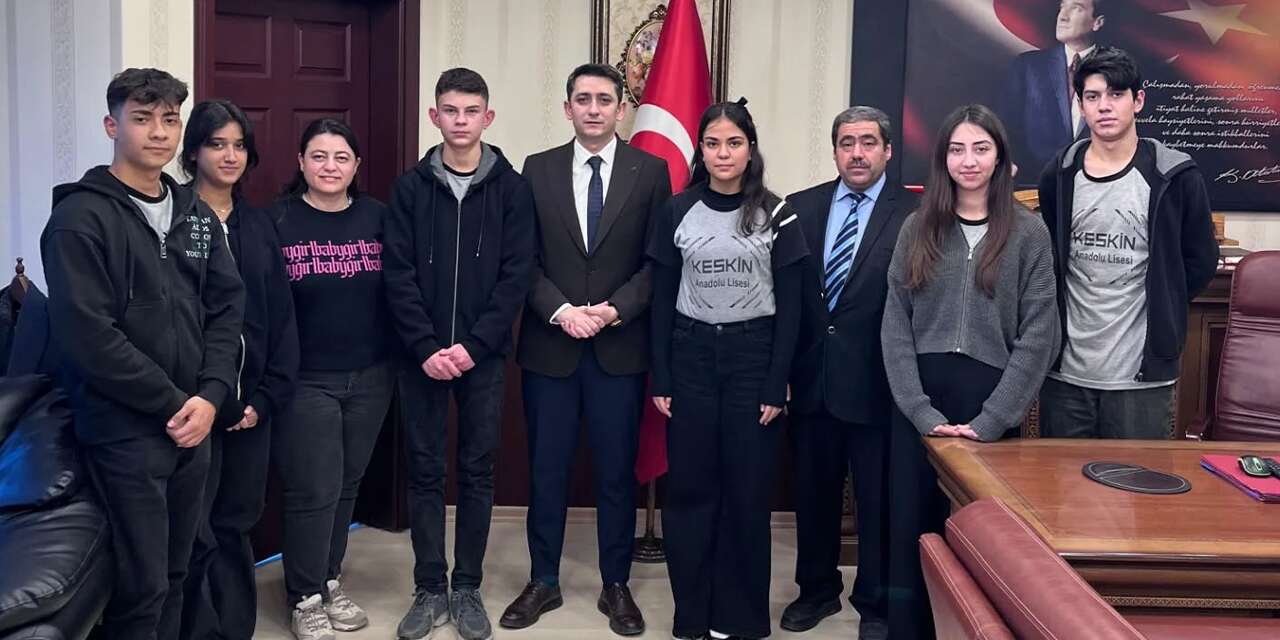 Liseli öğrenciler Kaymakam ile röportaj yaptı