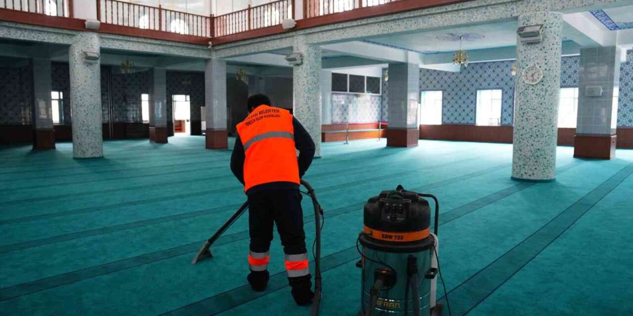 Gölbaşı Belediyesinden camilerde Ramazan öncesi detaylı temizlik