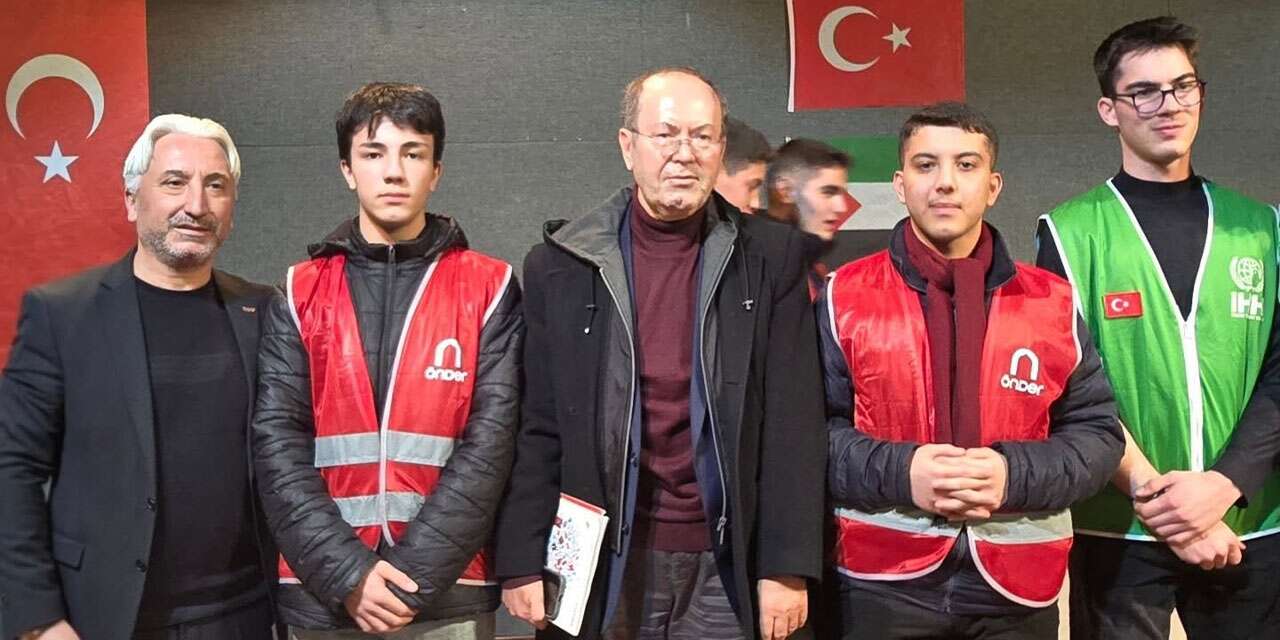 Yazar Yusuf Kaplan, vatandaşlarla buluştu