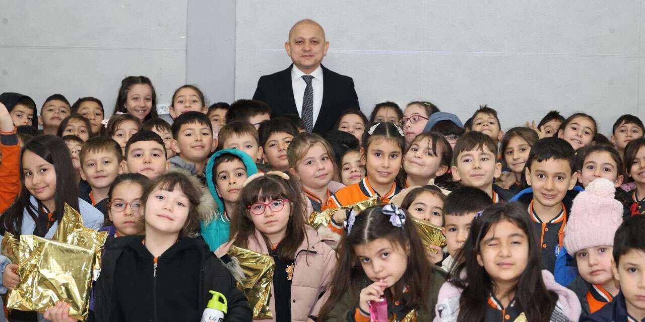 Ahmet Önal öğrencileri belediyede ağırladı