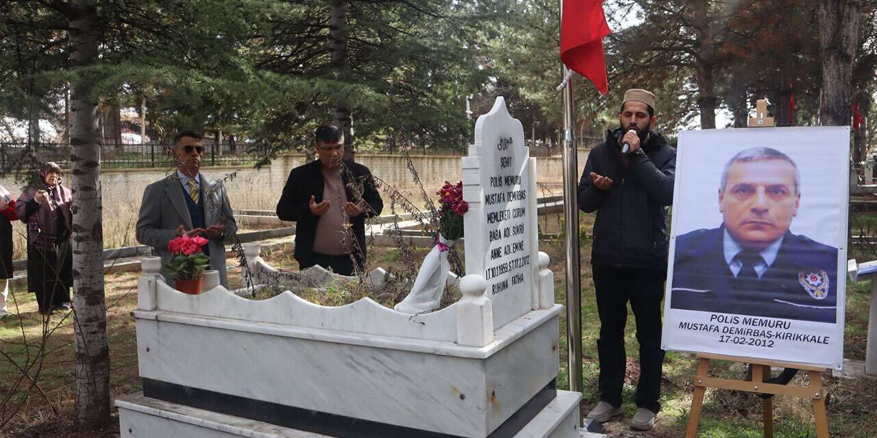Şehit polis Mustafa Demirbaş, dualarla anıldı