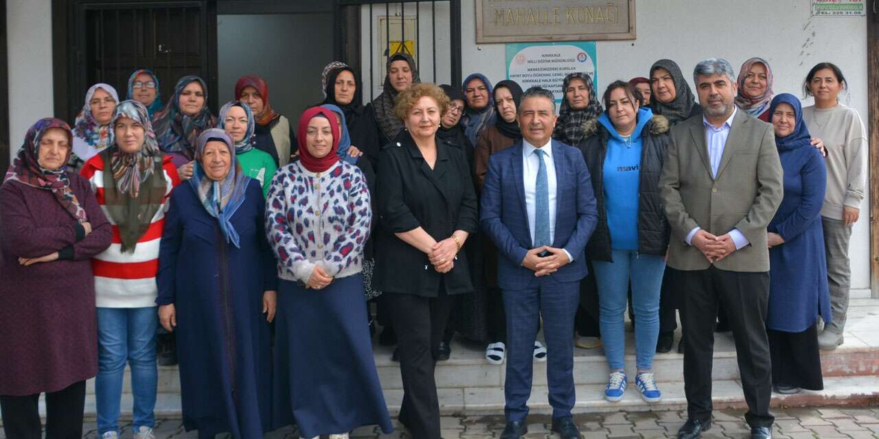 Mahalle Konaklarında kadınlar meslek öğreniyor