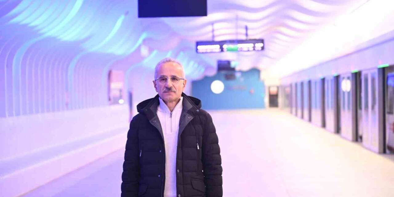 Bakan Uraloğlu: "Türkiye’nin en hızlı metrosu İstanbul trafiğine nefes aldırıyor"