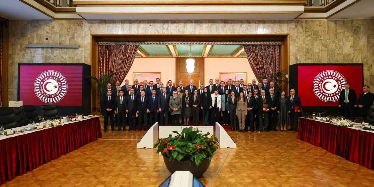 TBMM Başkanı Kurtulmuş: "Rapor, af mahiyetinde algı üretecek başlıklardan uzak"