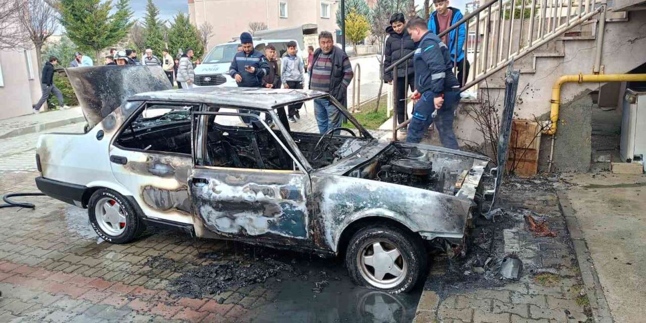 Alevlere teslim olan Fiat-Tofaş otomobil kullanılmaz hale geldi