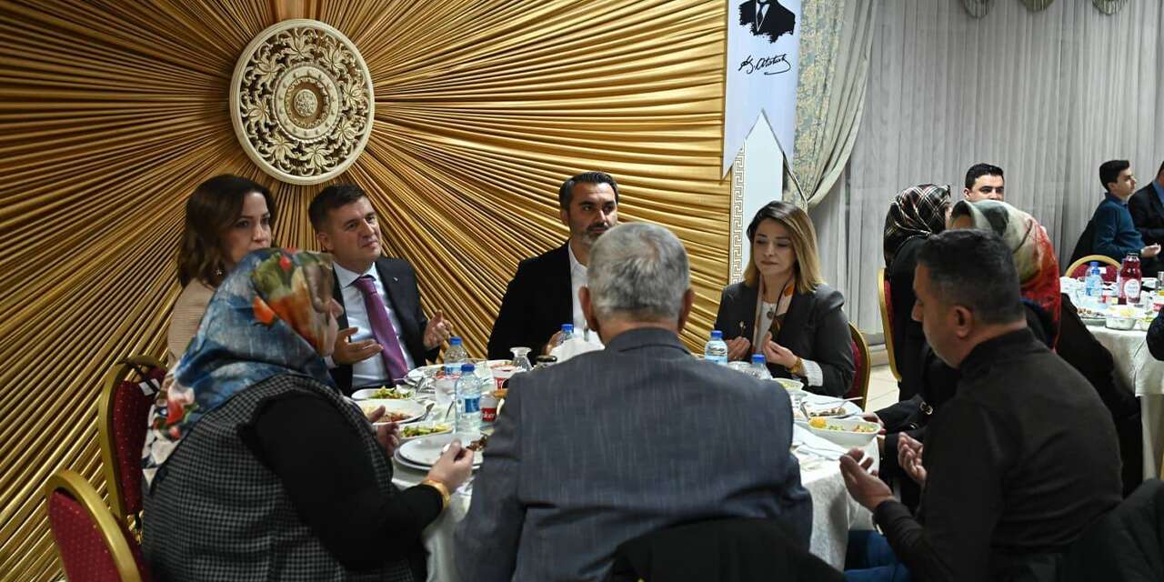 Şehit aileleri ve gaziler iftarda buluştu