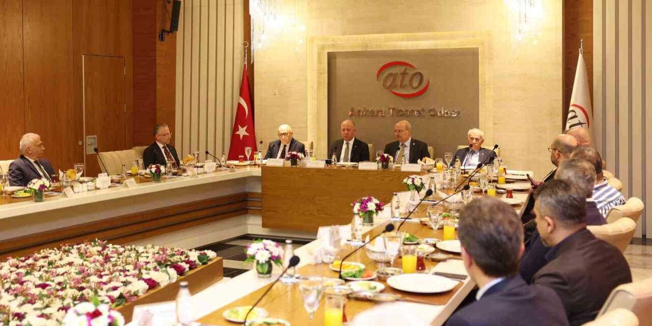 ATO Başkanı Baran: "Kağıt ve baskı sektörü 20 bin işletme ve 200 binden fazla kişiye doğrudan istihdam sağlıyor"