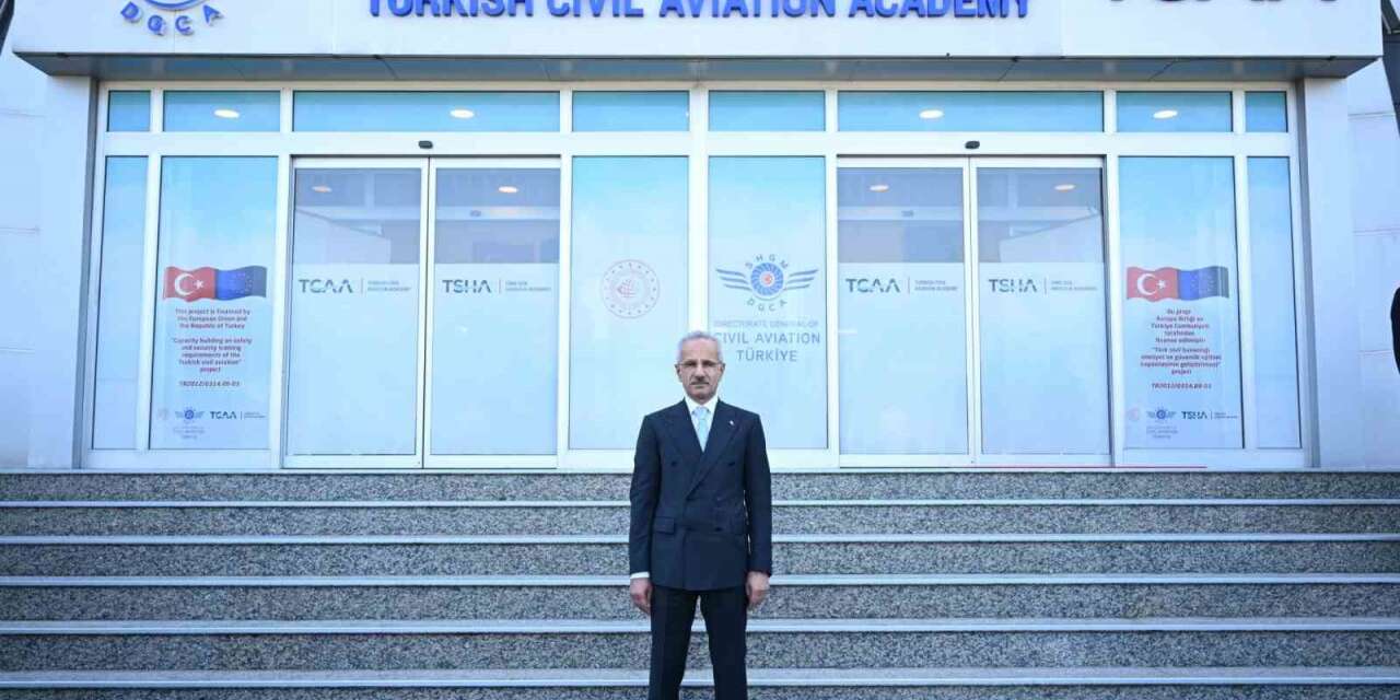 Ulaştırma ve Altyapı Bakanı Abdulkadir Uraloğlu, "Mart 2025'ten bu yana dijital başvuru sistemi ile 30 bin 750 yolcu hakkı başvu