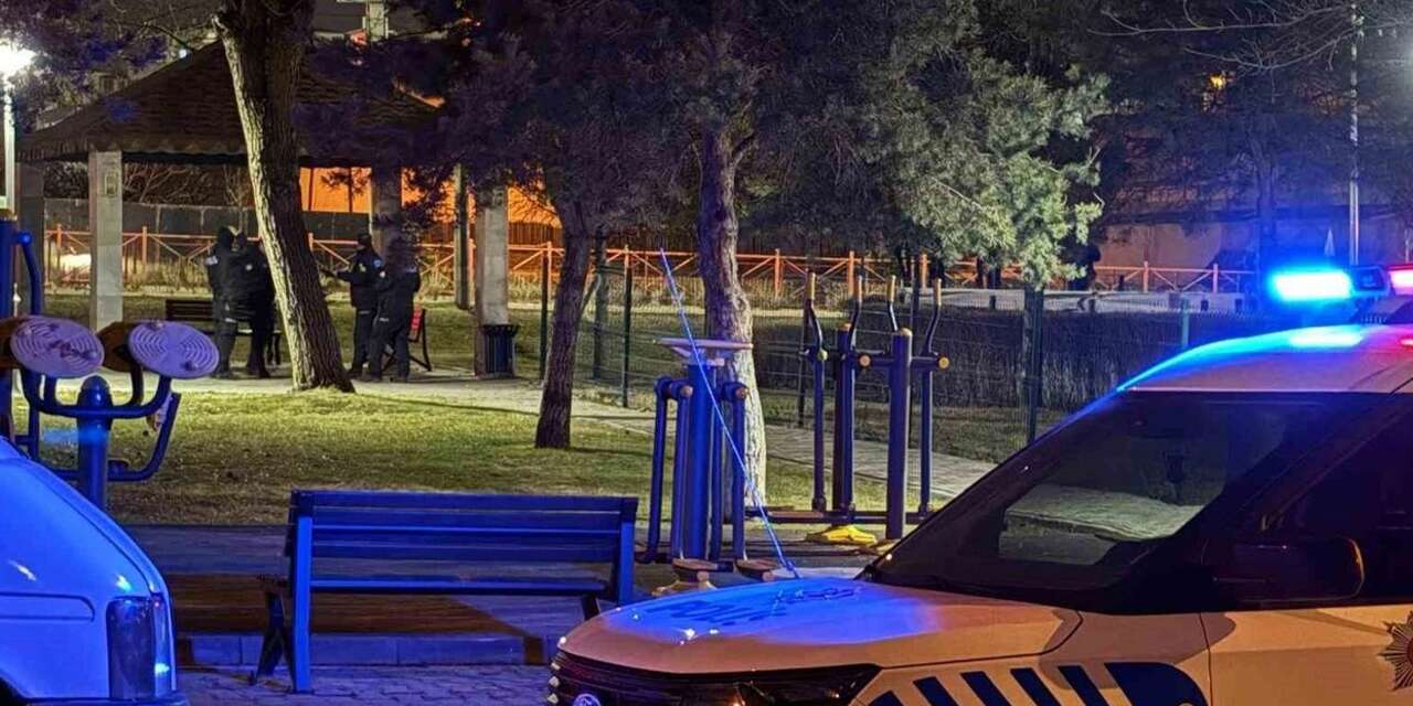 Parkta iki grup arsında tüfekli kavgada kan aktı!