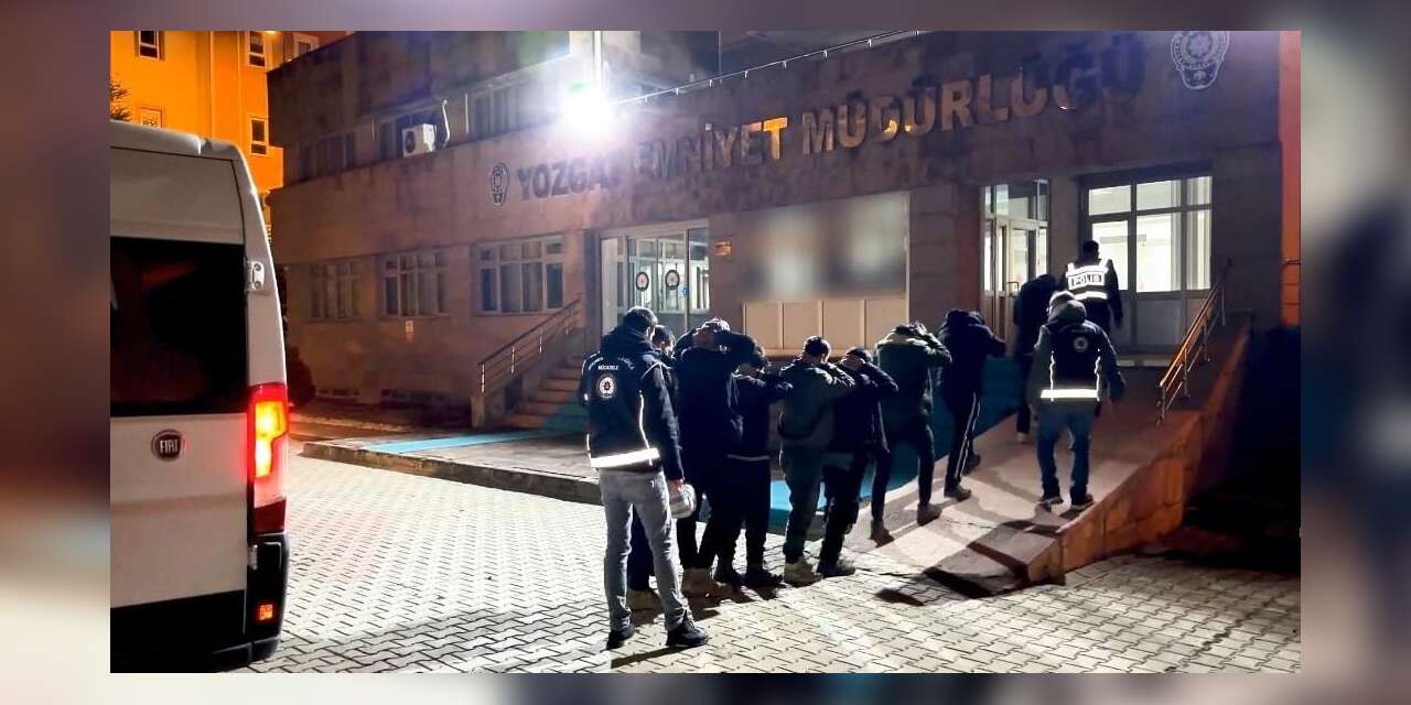 Yozgat’ta göçmen kaçakçısı 3 kişi tutuklandı