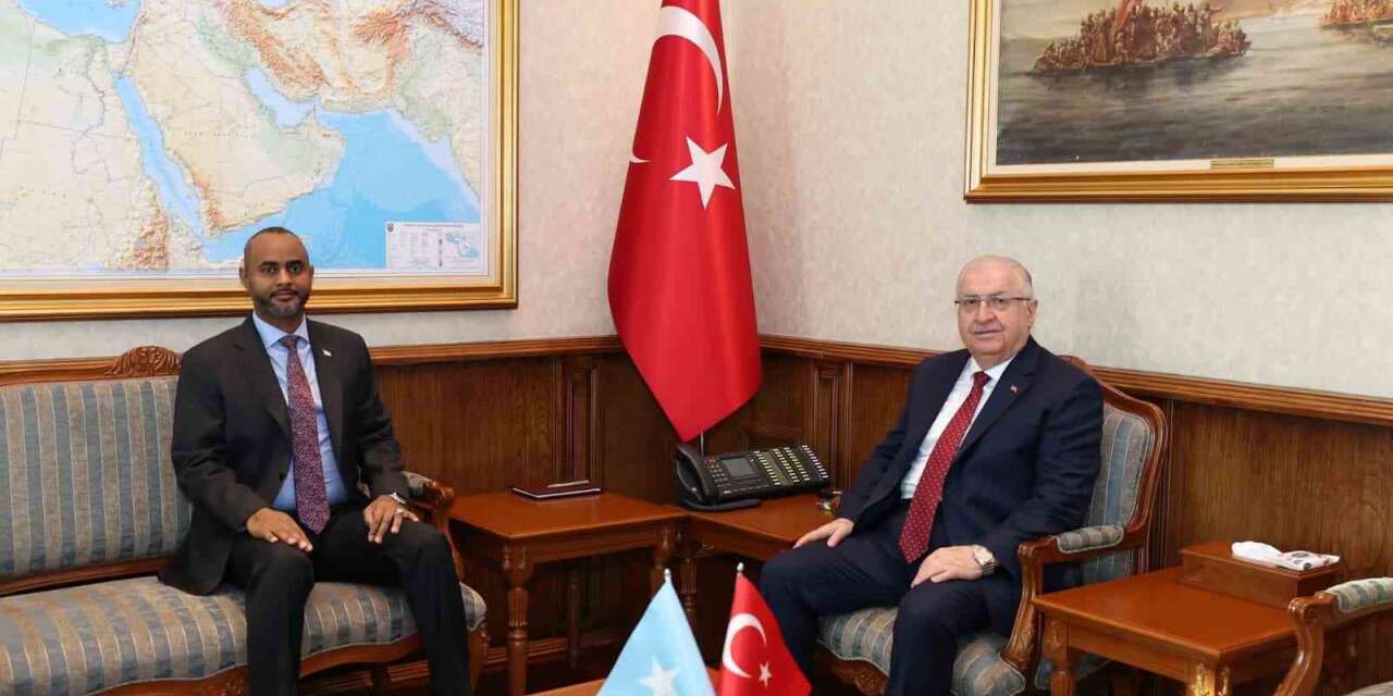 Bakan Güler, Somali Limanlar ve Deniz Ulaştırma Bakanı Nur’la görüştü