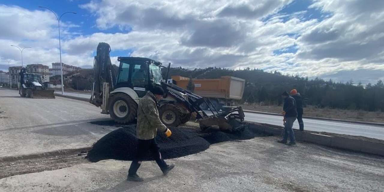 Yahşihan’da yol bakım ve onarım çalışmaları sürüyor
