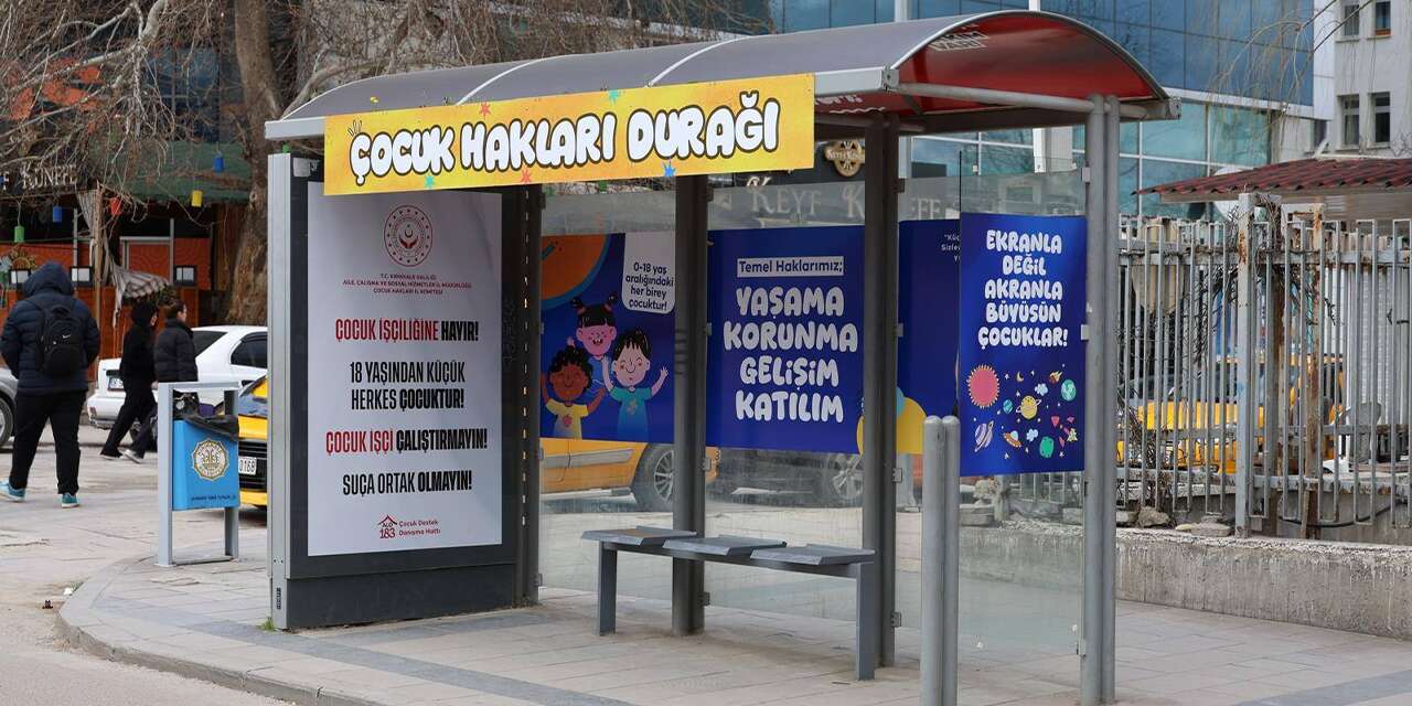 Çocuk haklarına dikkat çekmek için “durak” oluşturuldu