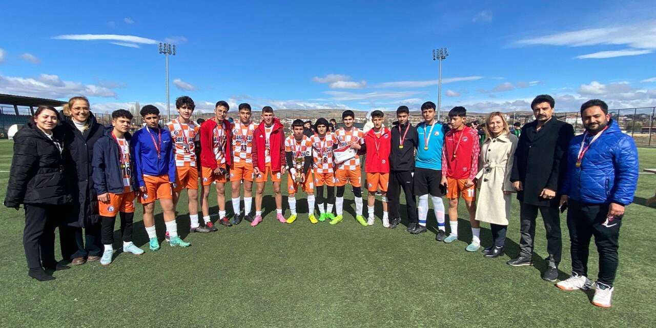 Futbol müsabakaları heyecanla tamamlandı