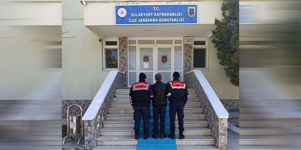 Araması bulunan 2 zanlıyı Kırıkkale’de jandarma yakaladı!