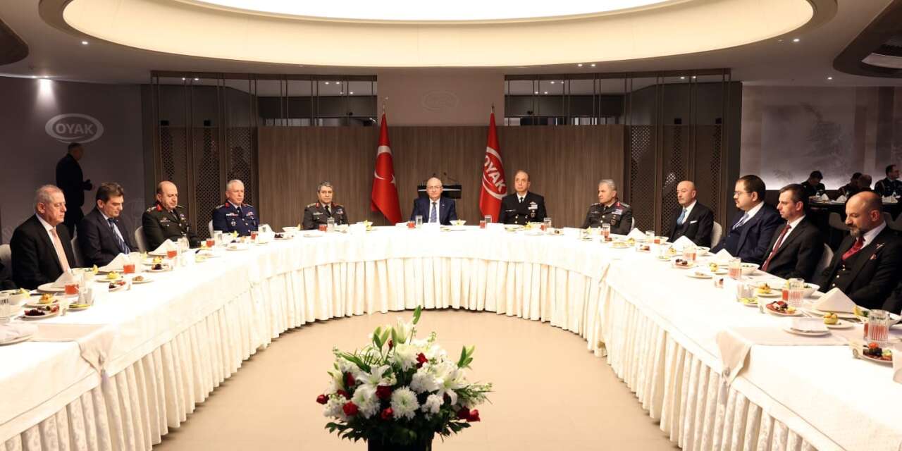 Millî Savunma Bakanı Güler, iftarda OYAK üst yönetimiyle bir araya geldi