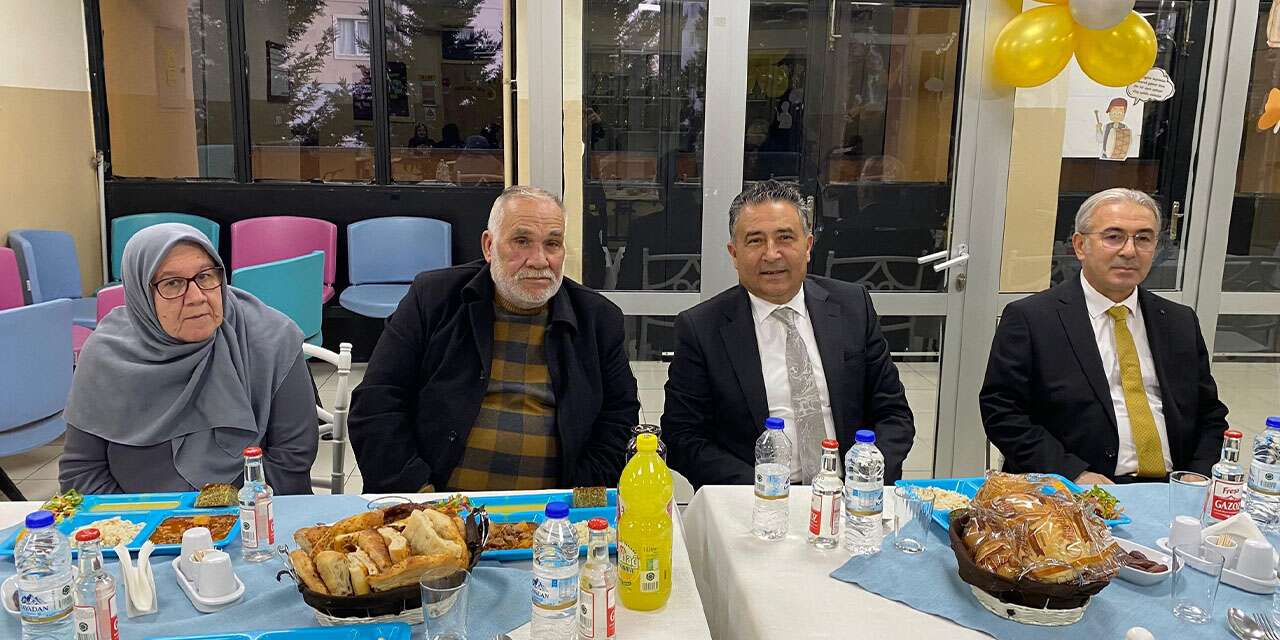 Öğrenciler şehit ailesiyle iftar sofrasında buluştu