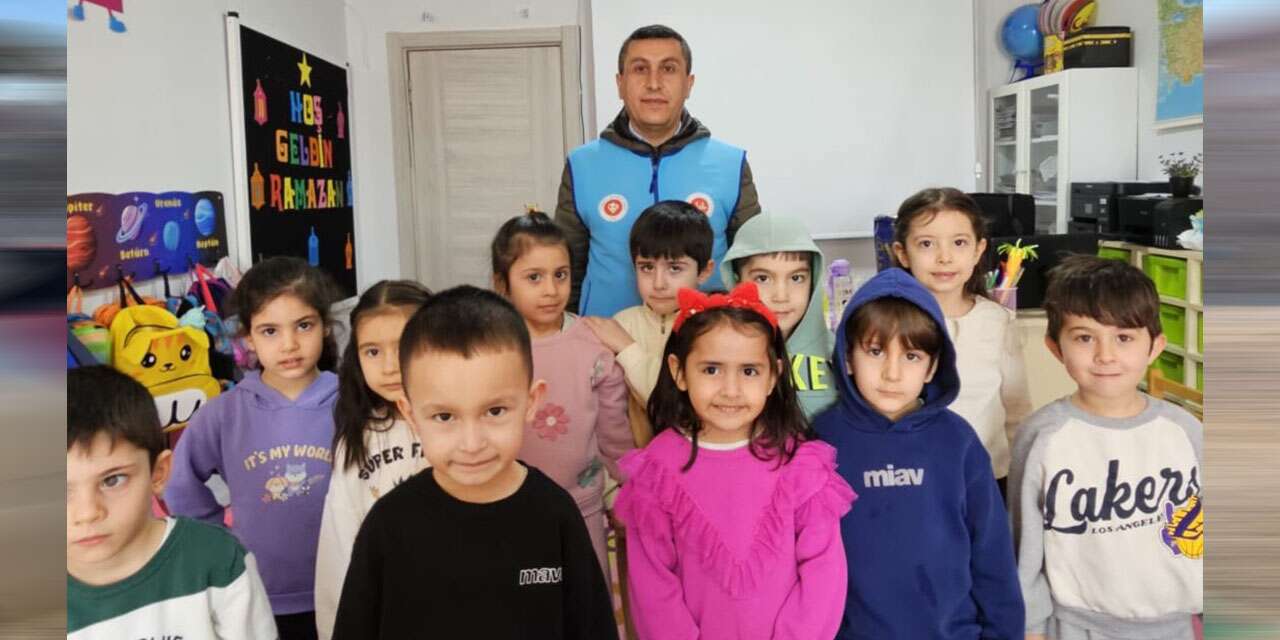 Minik yüreklere helal olsun: Kumbaralarını ihtiyaç sahipleri için açtılar