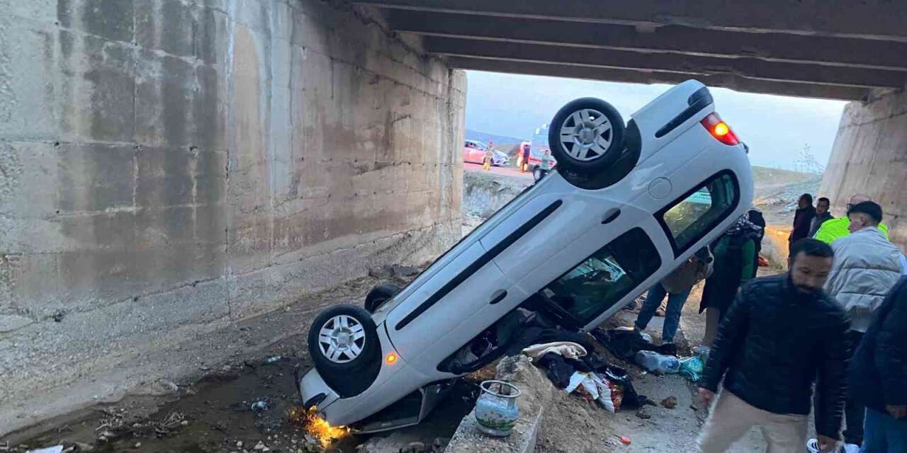 Kırıkkale’de otomobil köprü boşluğuna devrildi