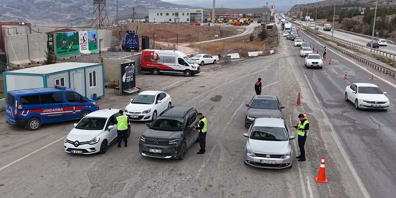Binlercesi yola çıktı: Kırıkkale’de yolunda sıkı denetim