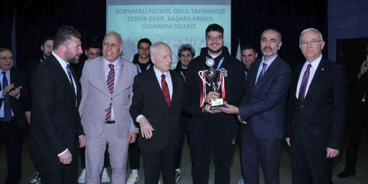 Haberal’dan şampiyonlara jest: Burs oranı yüzde 20’ye çıkarıldı