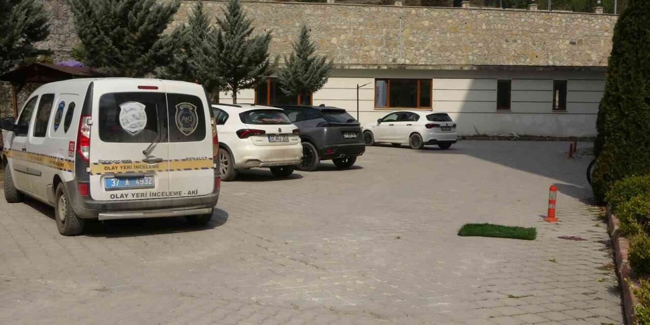 8’inci kattaki balkondan düşen genç hayatını kaybetti