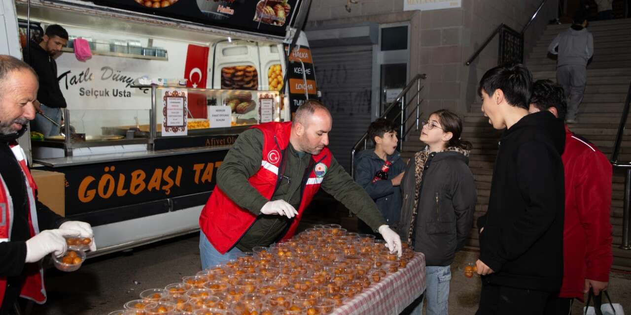 Gölbaşı’nda Kadir Gecesi’nde dualar semaya yükseldi