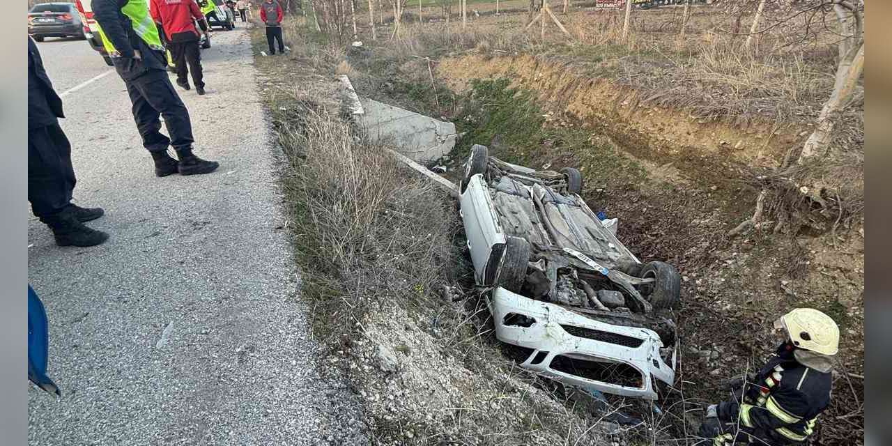 Çorum’da otomobil dereye devrildi: 4 yaralı