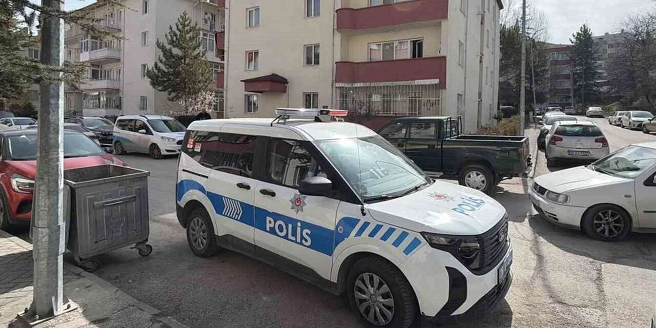 Yalnız yaşlı kadın evinde ölü bulundu