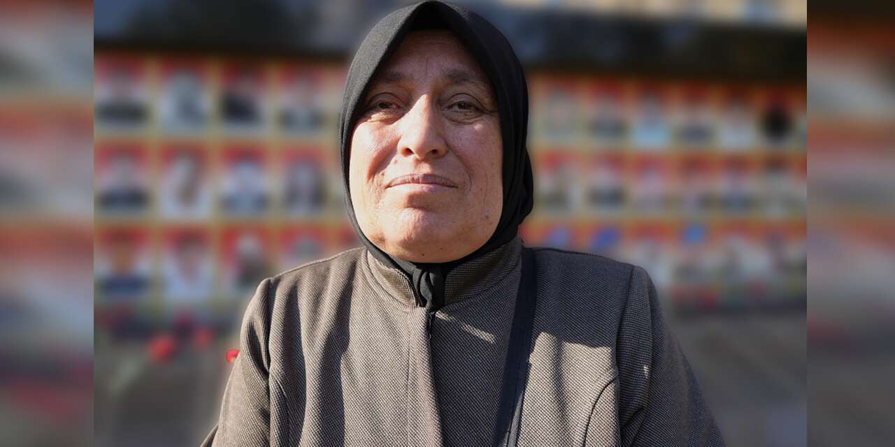 Şehit annesi yürekleri yaktı: “Anne, elini öpeyim diyecek gibi bakıyor”