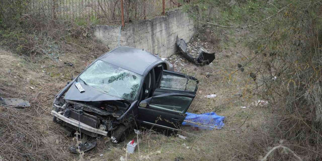 Bayram tatili yolunda feci kaza: 1 ölü, 4 yaralı