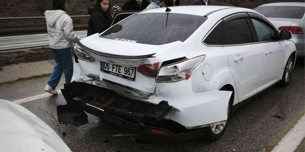 Kırıkkale’de zincirleme kaza: 3 yaralı