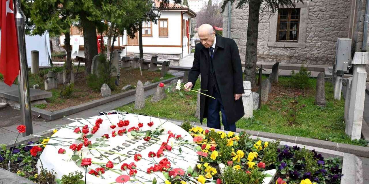 Bahçeli’den merhum Muhsin Yazıcıoğlu’nun kabrine ziyaret