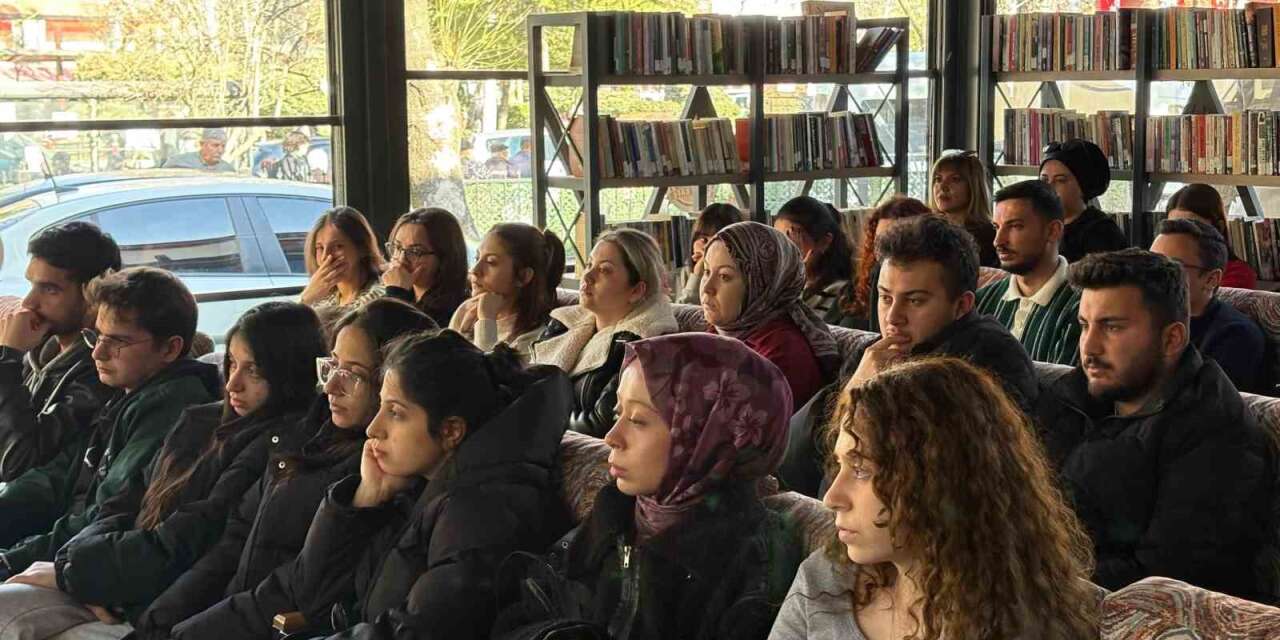 Sincan Kitap Kafe’de siber zorbalıkla mücadele yolları konuşuldu