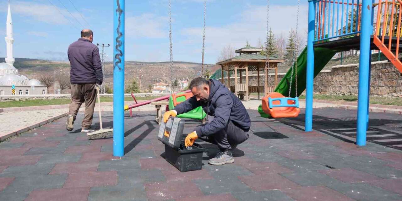 Akdağmadeni’nde bahar mesaisi: park ve bahçeler yenileniyor