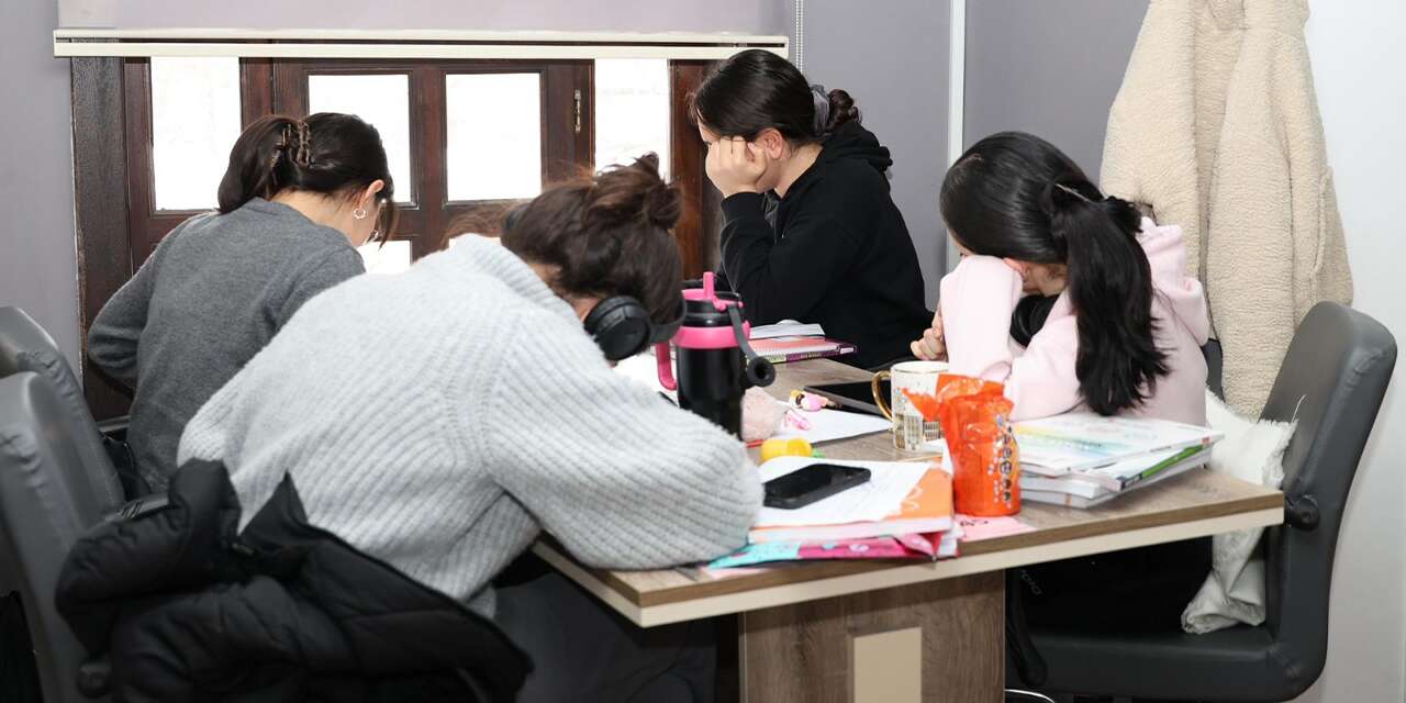 YKS adaylarına “uykusuz kütüphane” desteği