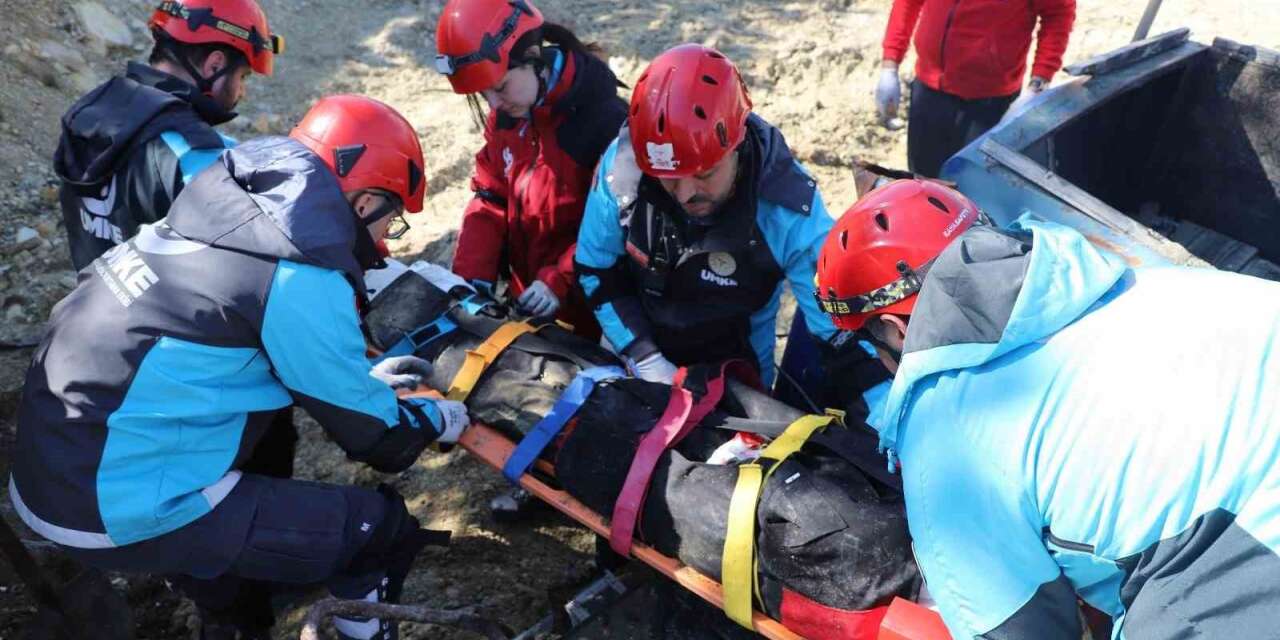 AFAD ekiplerinden heyelan tatbikatı